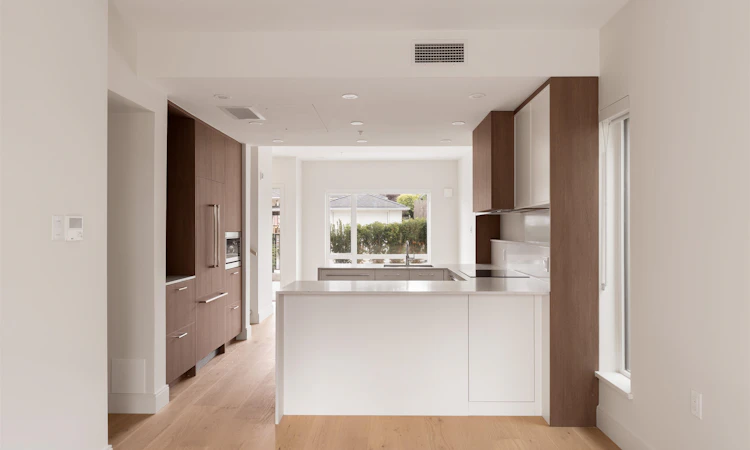 386 W 45th Avenue