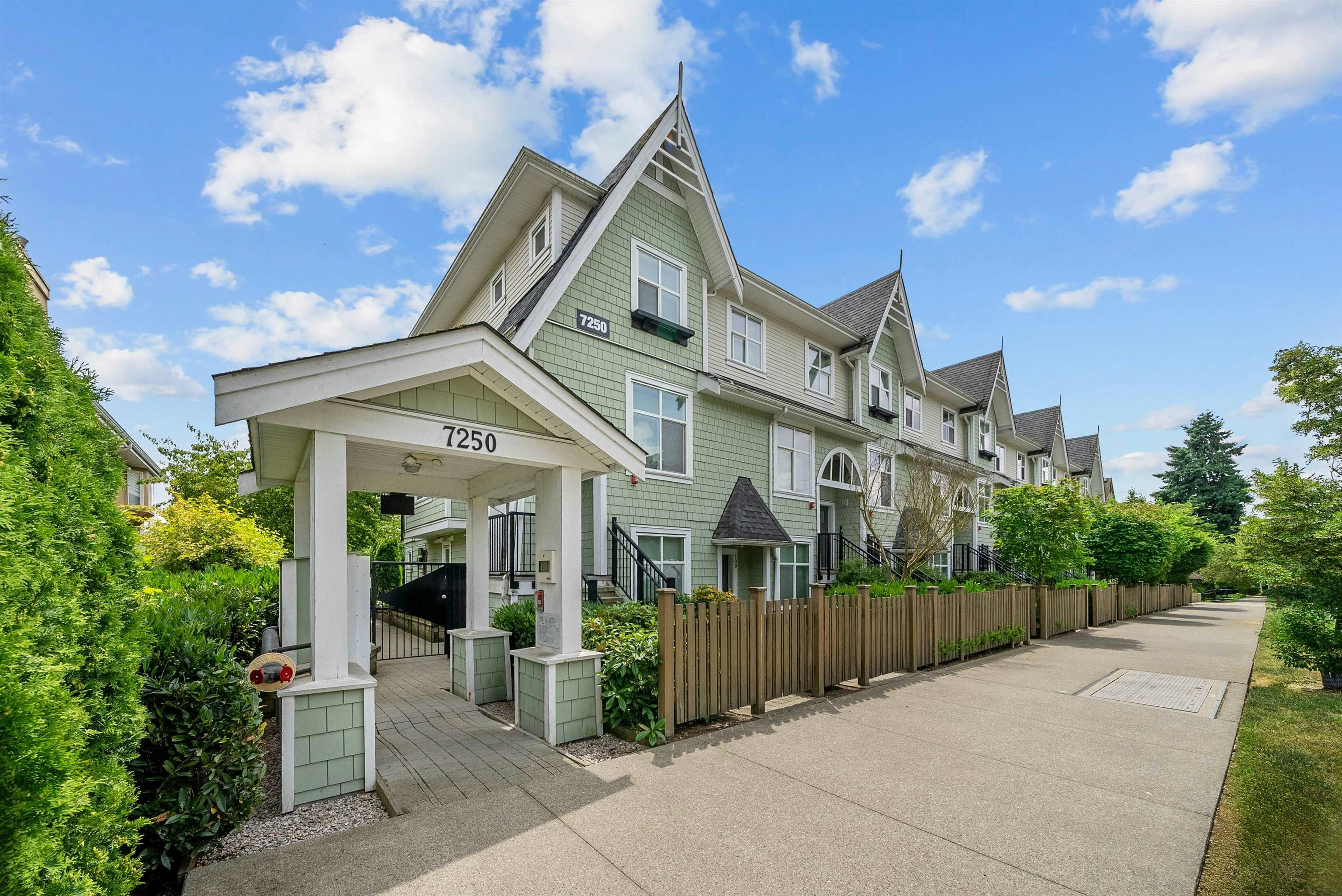 119-7250 18th Avenue, Burnaby, BC, V3N 1H3