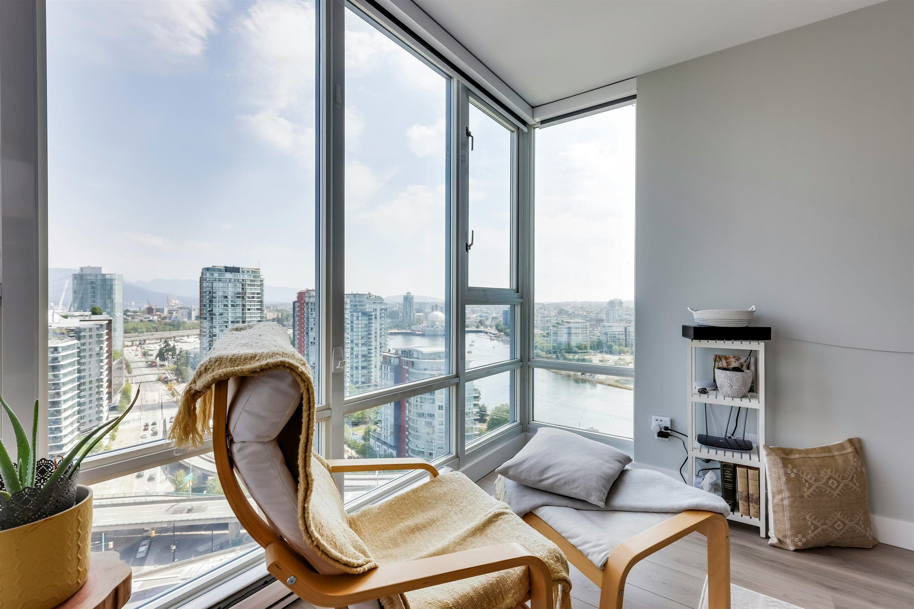 2802-1033 Marinaside Crescent - 4