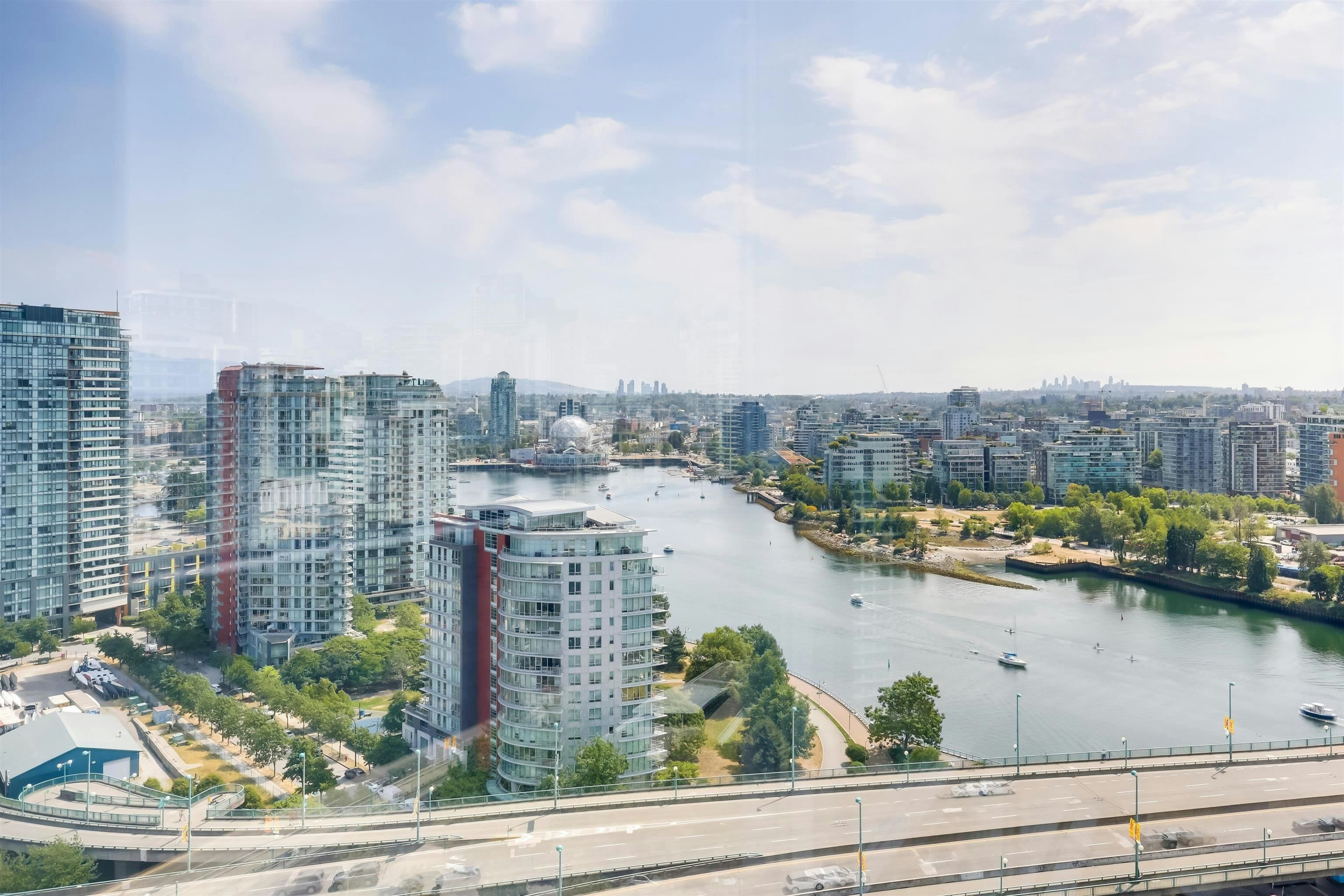 2802-1033 Marinaside Crescent, Vancouver, BC, V6Z 3A3