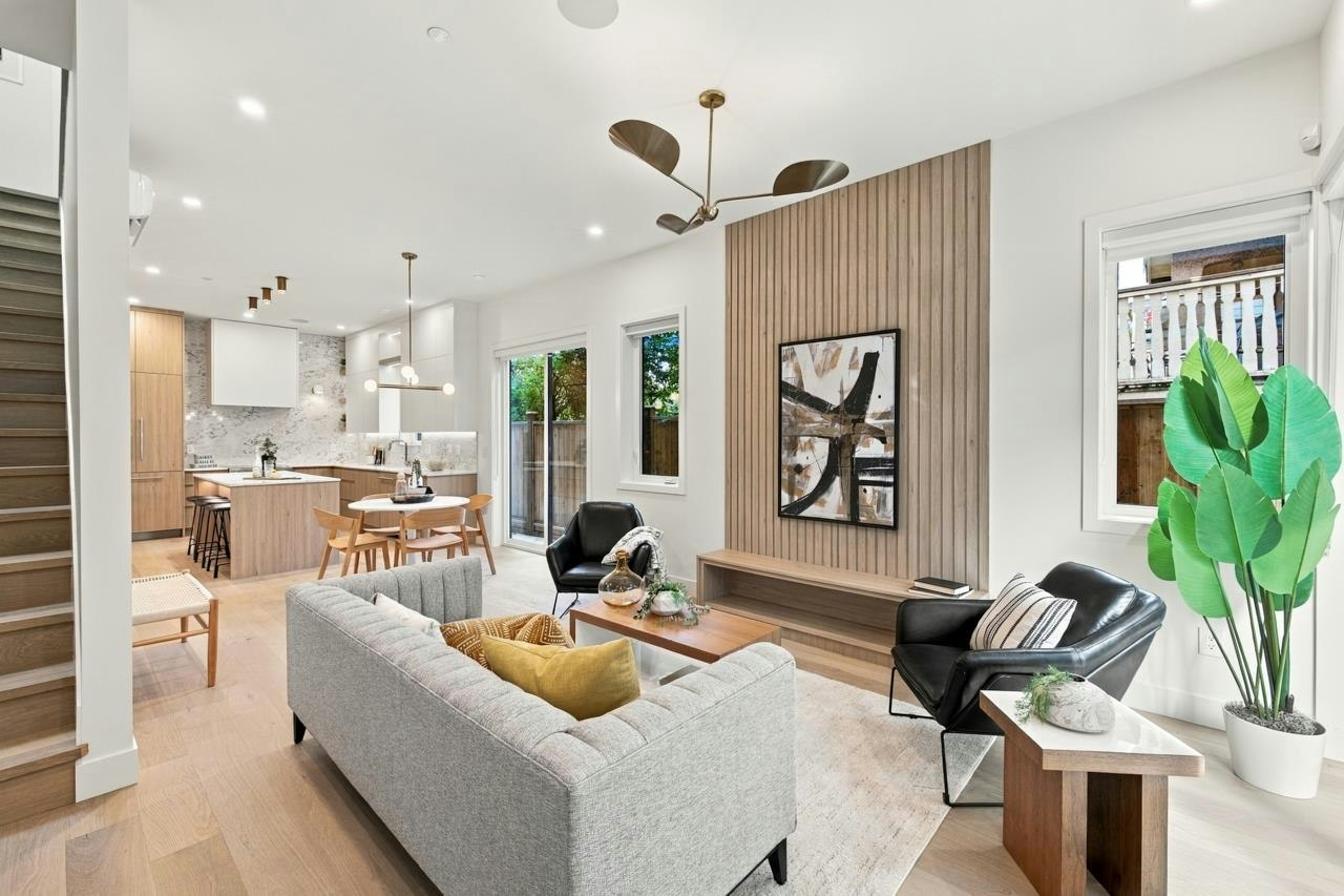 2-2509 Kitchener Street - 2