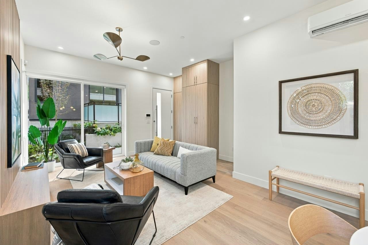 2-2509 Kitchener Street - 4