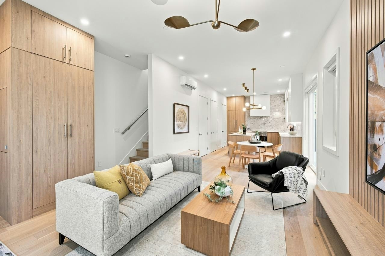2-2509 Kitchener Street - 3