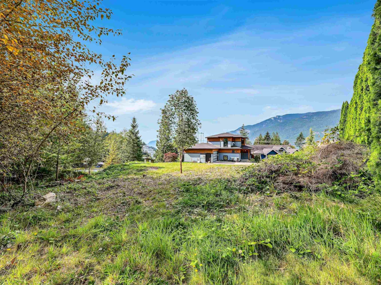 936 Thistle Place, Squamish, BC, V8B 1J2 - 9