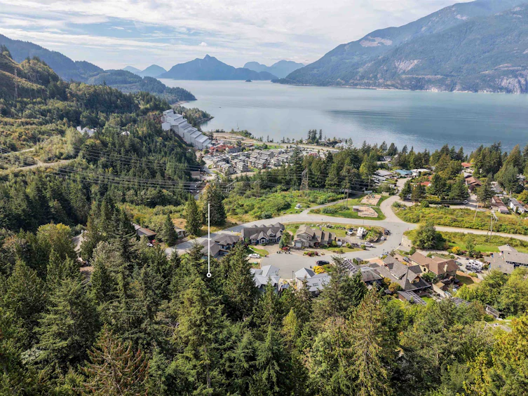 936 Thistle Place, Squamish, BC, V8B 1J2