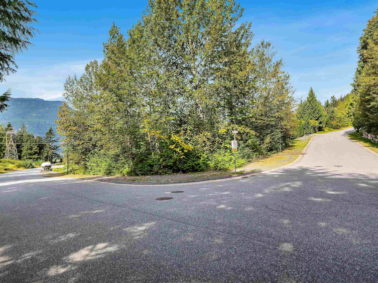936 Thistle Place, Squamish, BC, V8B 1J2 - 11