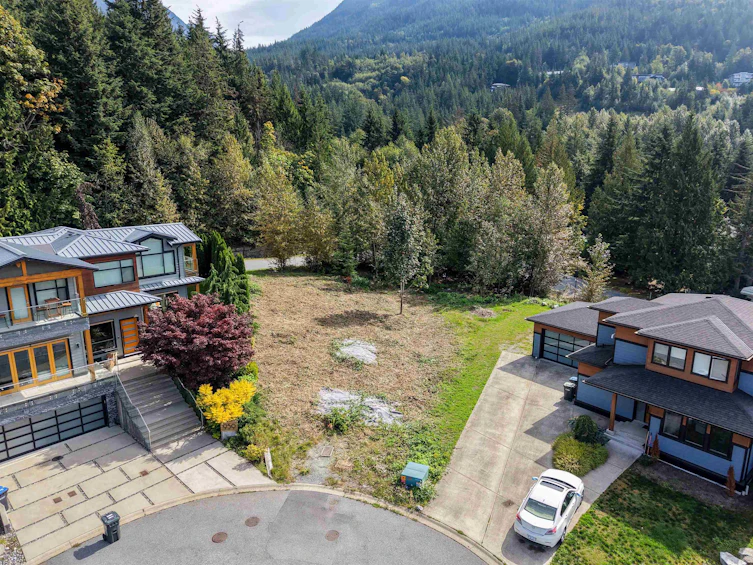 936 Thistle Place, Squamish, BC, V8B 1J2 - 8
