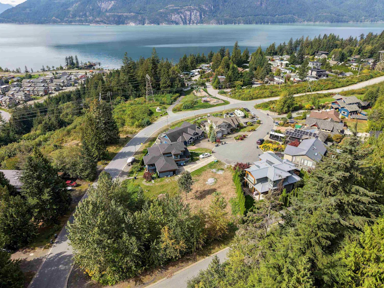 936 Thistle Place, Squamish, BC, V8B 1J2 - 6