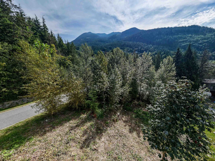 936 Thistle Place, Squamish, BC, V8B 1J2 - 4