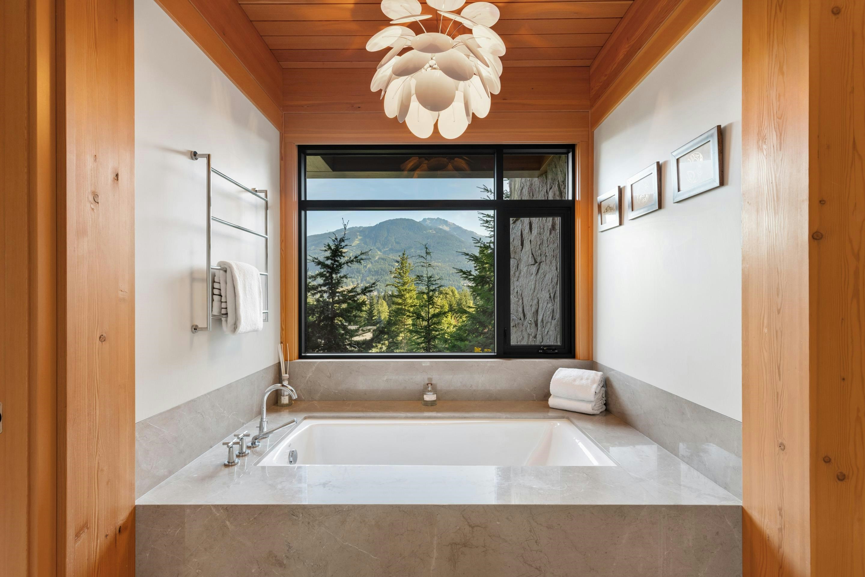 7465 Treetop Lane, Whistler, BC, V8E 0E9 - 27