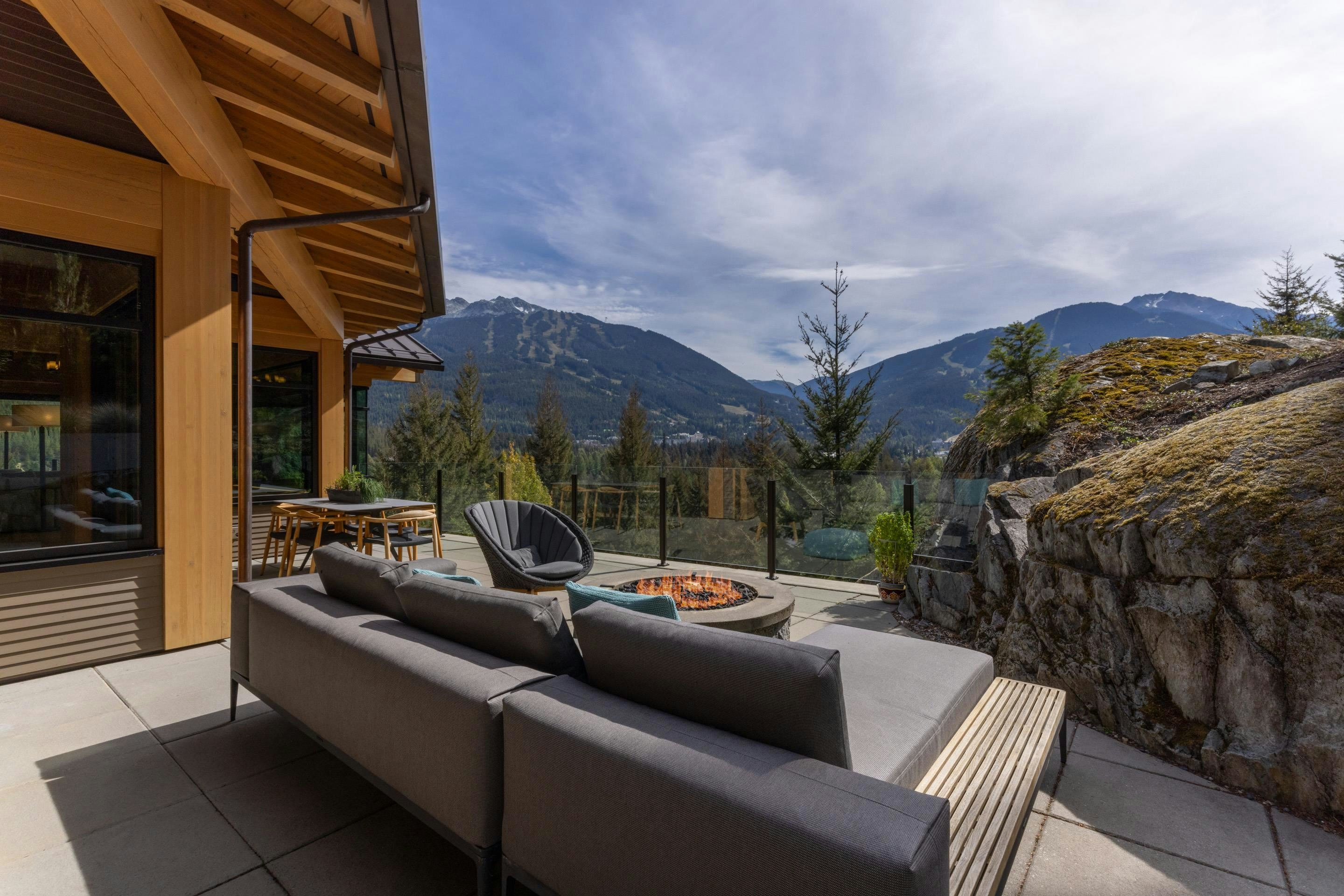 7465 Treetop Lane, Whistler, BC, V8E 0E9 - 12