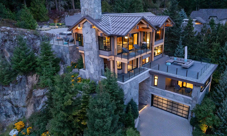 7465 Treetop Lane
