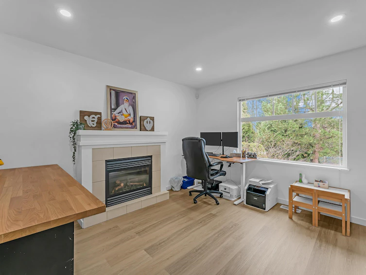21-15188 62a Avenue, Surrey, BC, V3S 1W7 - 30