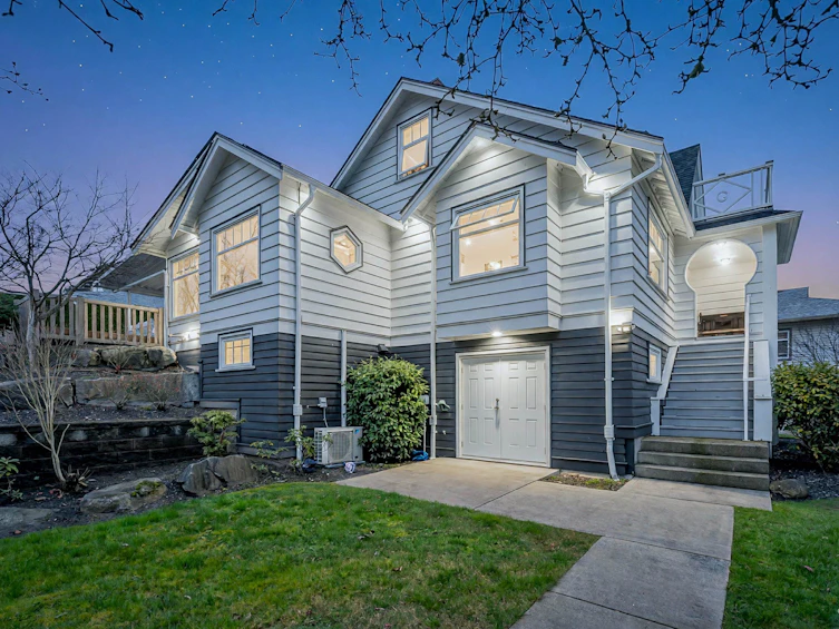 21-15188 62a Avenue, Surrey, BC, V3S 1W7