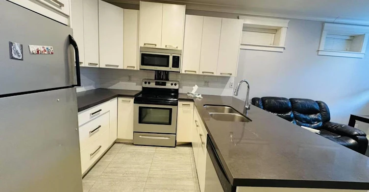 2900 W 41st Avenue, Vancouver, BC, V6N 3C7