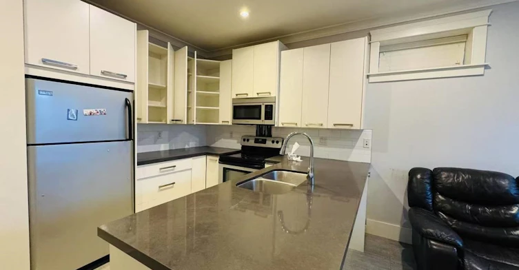 2900 W 41st Avenue, Vancouver, BC, V6N 3C7 - 2