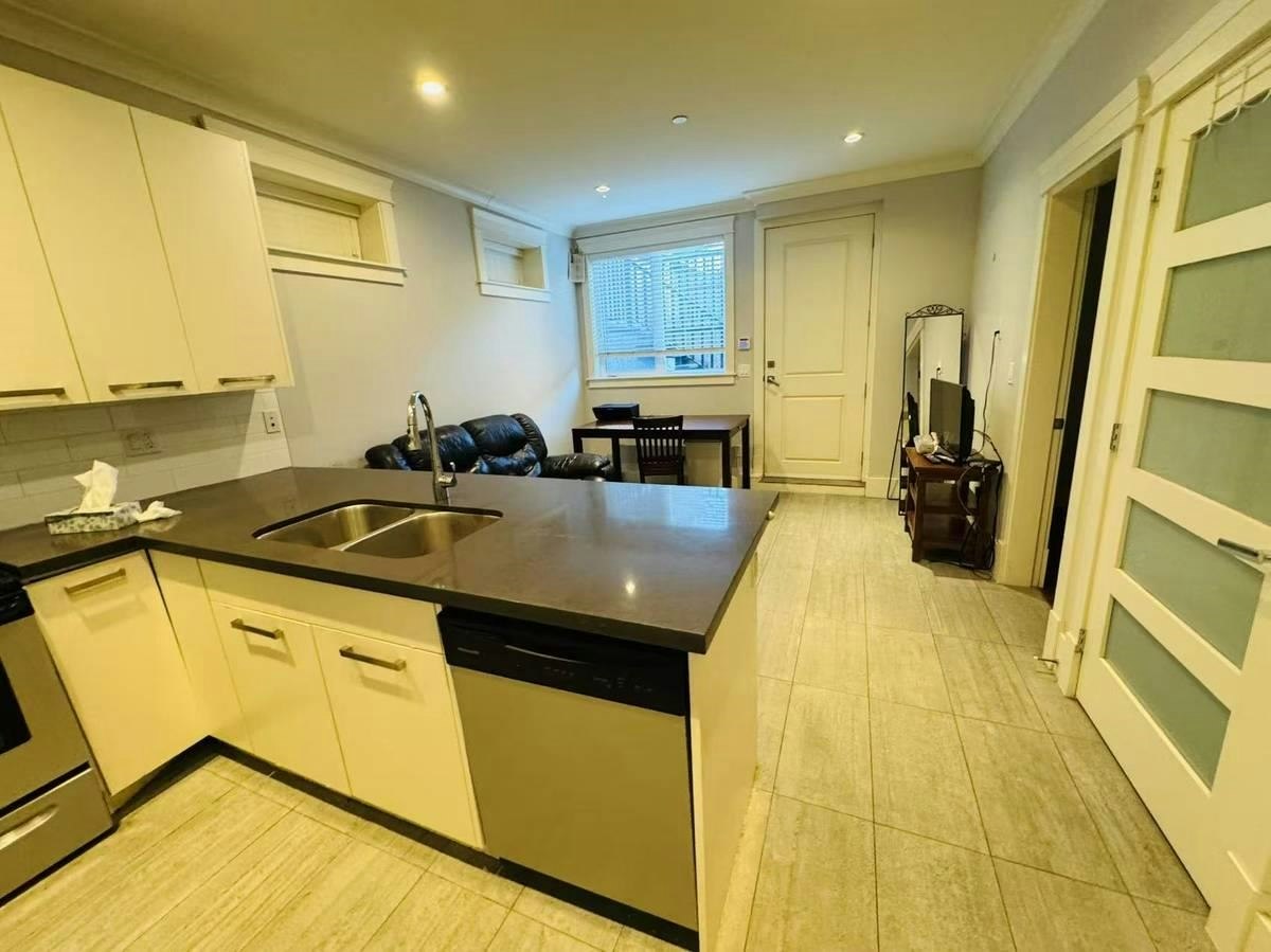 2900 W 41st Avenue, Vancouver, BC, V6N 3C7 - 4