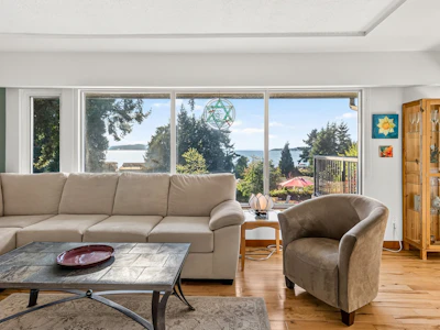 4735 Laurel Avenue - 2