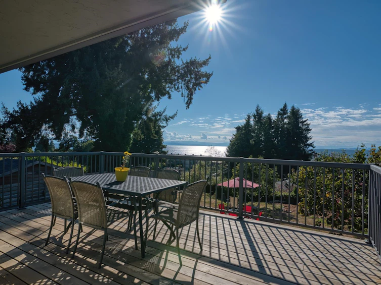4735 Laurel Avenue, Sechelt, BC, V7Z 0B4