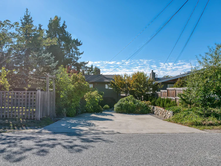 4735 Laurel Avenue, Sechelt, BC, V7Z 0B4 - 23