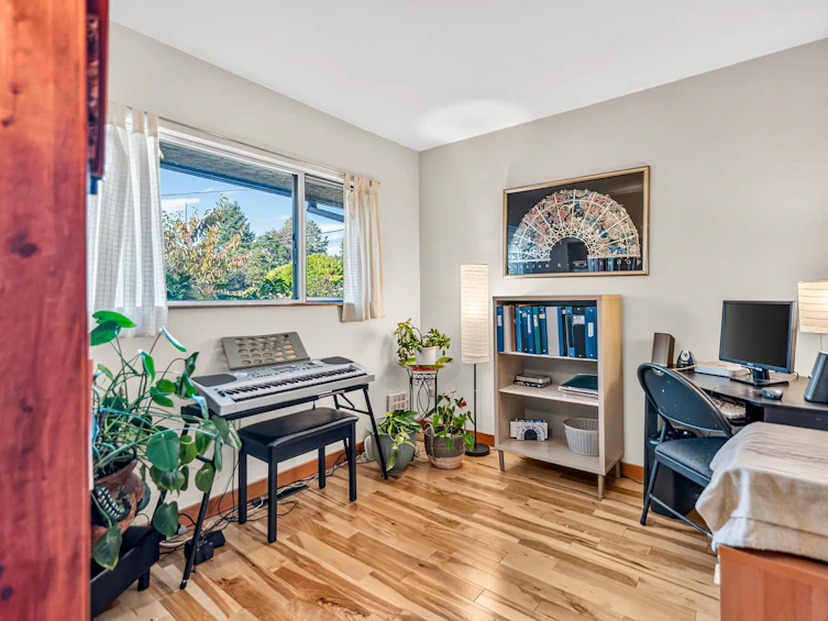 4735 Laurel Avenue, Sechelt, BC, V7Z 0B4 - 10