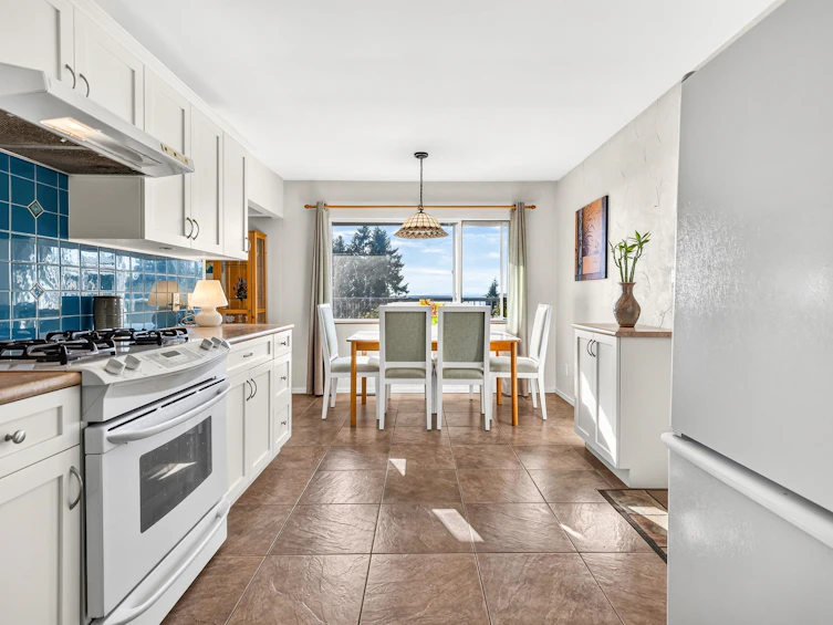 4735 Laurel Avenue, Sechelt, BC, V7Z 0B4 - 7