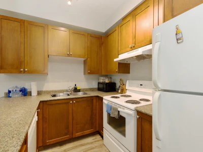 202-13277 108 Avenue - 5
