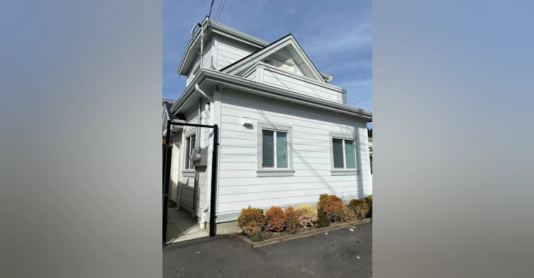 56 E 51st Avenue, Vancouver, BC, V5X 1B9