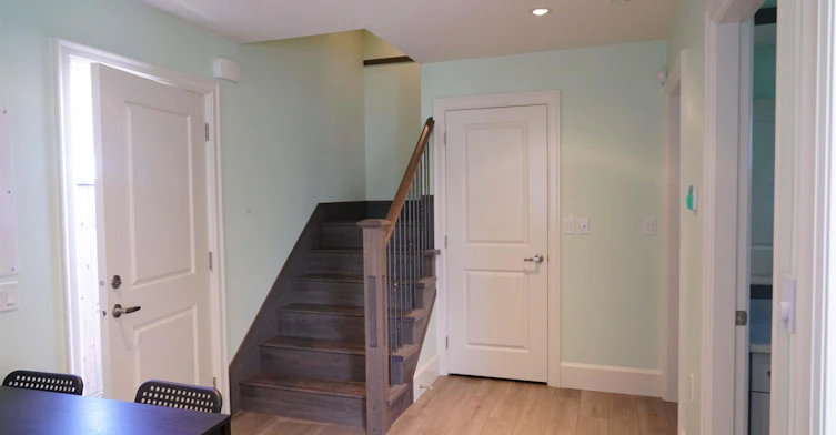 56 E 51st Avenue, Vancouver, BC, V5X 1B9 - 5