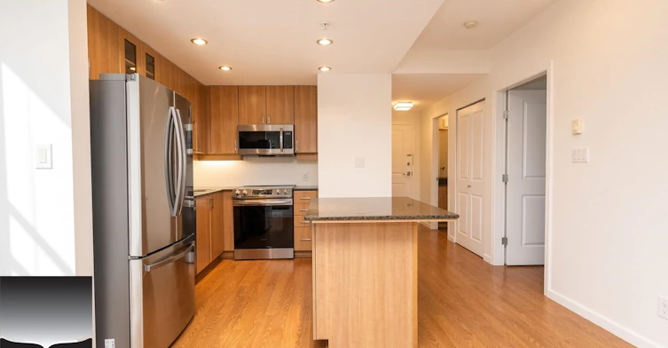 9232 University Crescent, Burnaby, BC, V5A 0C8 - 5