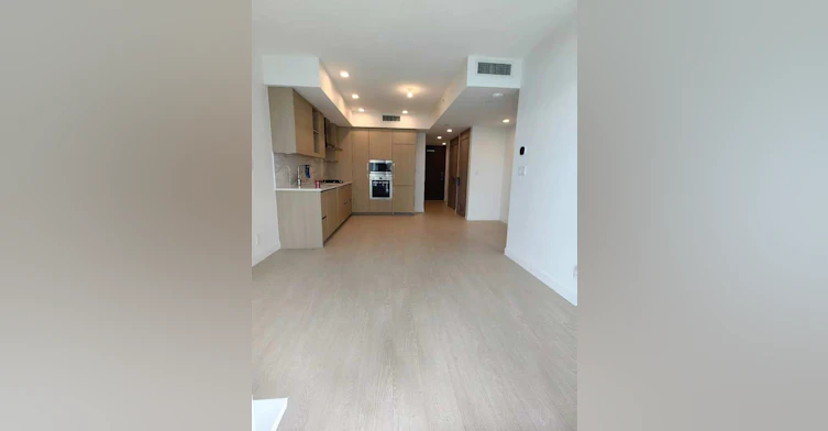 10XX-13778 100 Avenue, Surrey, BC, V3T 0V3 - 3