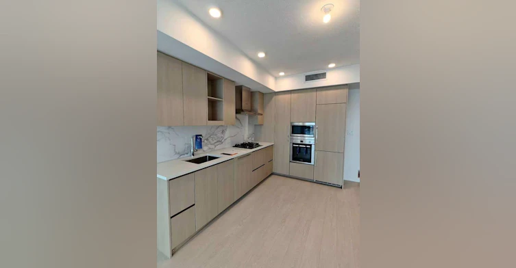 10XX-13778 100 Avenue, Surrey, BC, V3T 0V3 - 2