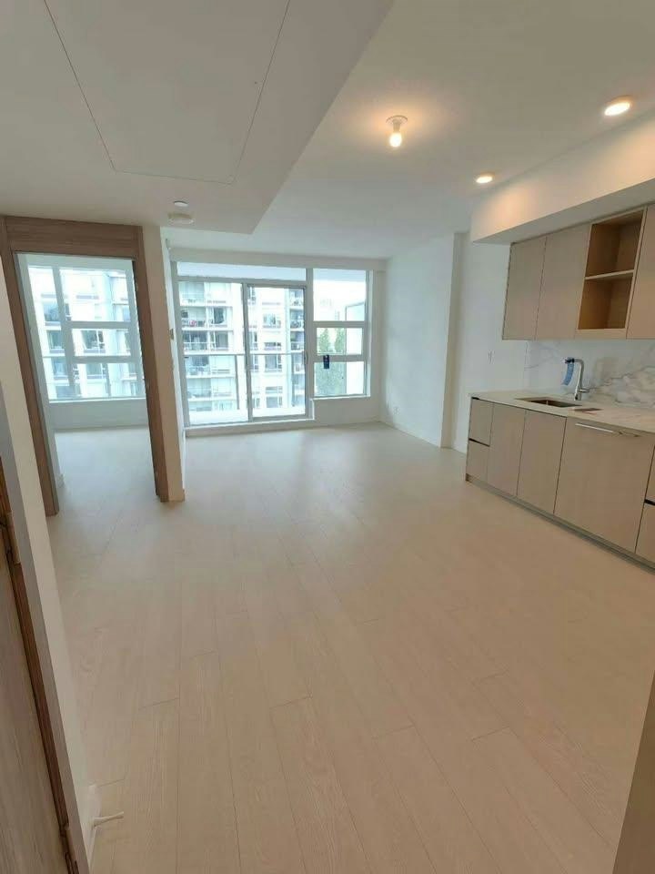 10XX-13778 100 Avenue, Surrey, BC, V3T 0V3 - 10