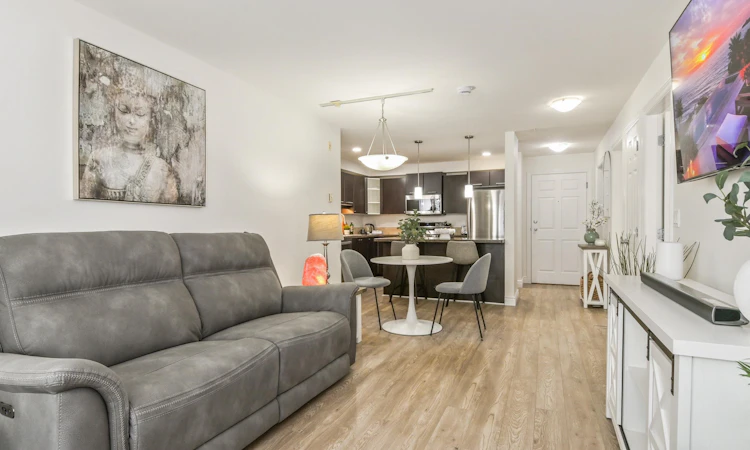 209-5454 198 Street