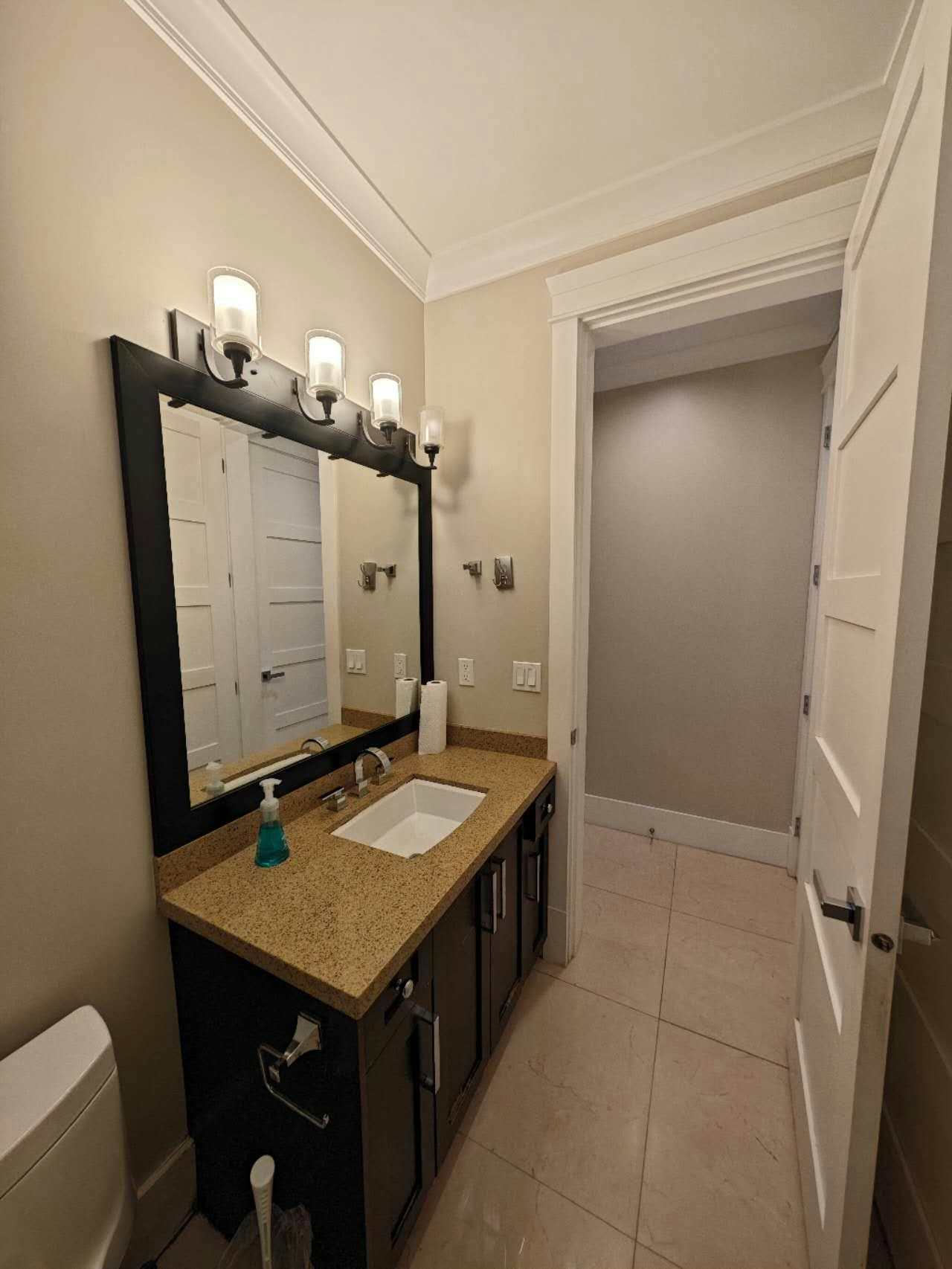 3000 West 40th Avenue, Vancouver, BC, V6N 3B3 - 7