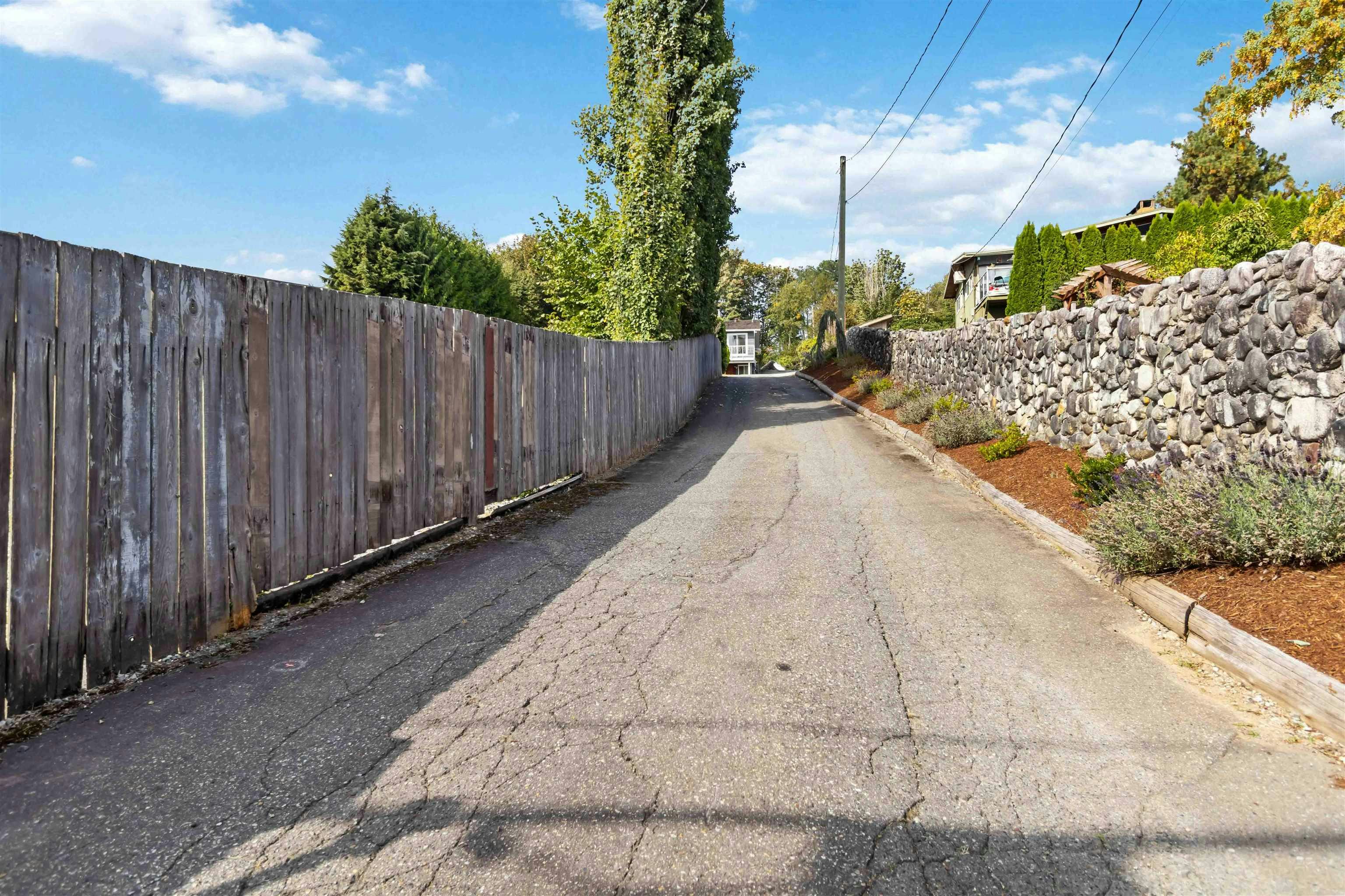 33017 14th Avenue, Mission, BC, V2V 2P3 - 36