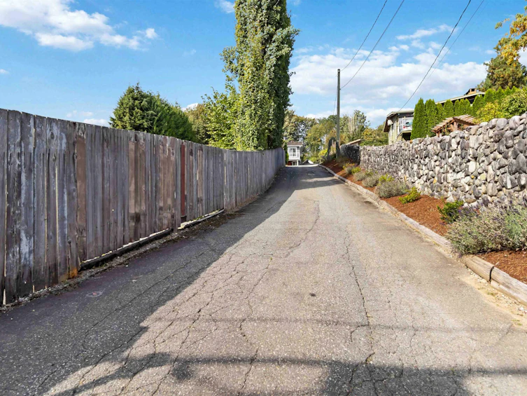 33017 14th Avenue, Mission, BC, V2V 2P3 - 36