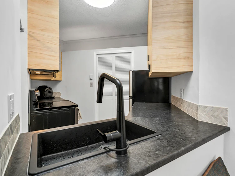 107-1100 W 7th Avenue, Vancouver, BC, V6H 1B4 - 12