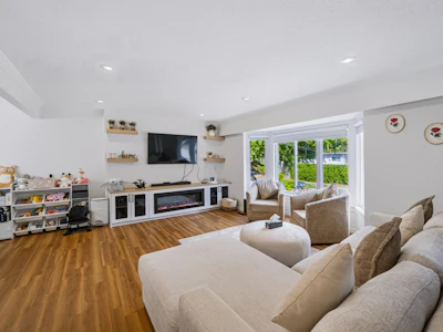 20046 37a Avenue - 5