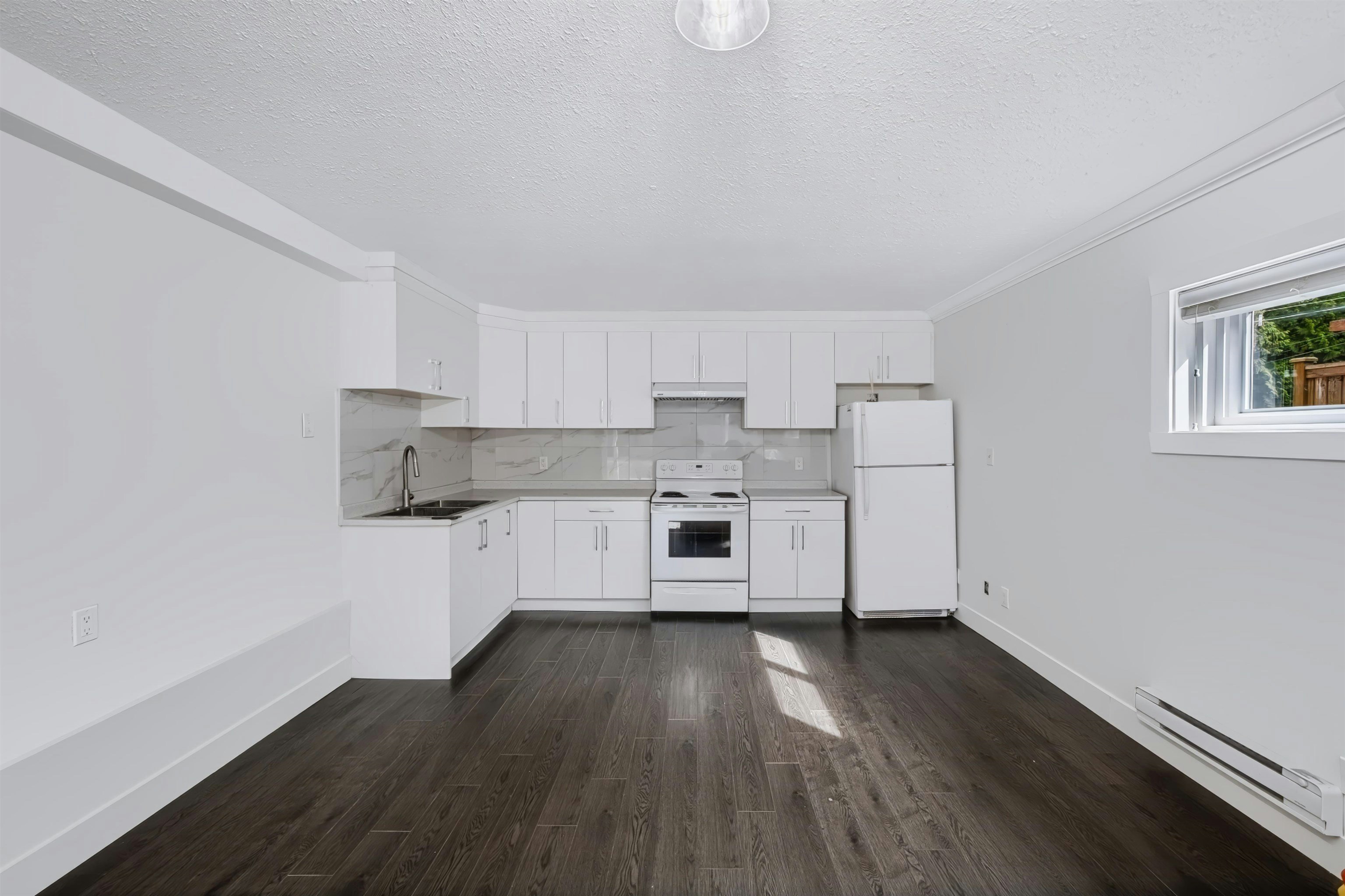 20046 37a Avenue, Langley, BC, V3A 6K4 - 20