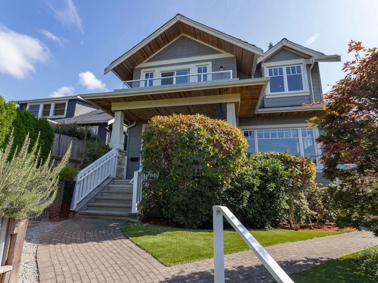 2228 Mahon Avenue, North Vancouver, BC, V7M 2T9