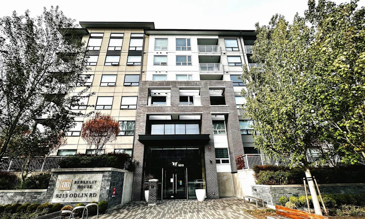 417-9213 Odlin Street