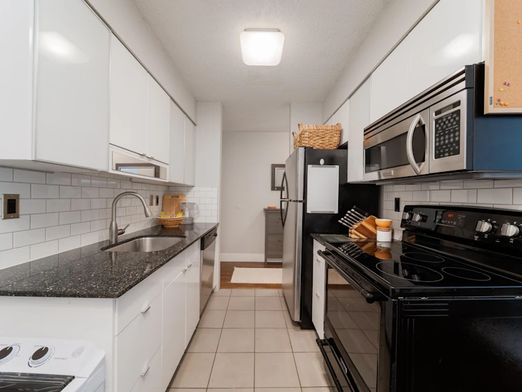 303-2450 Cornwall Avenue, Vancouver, BC, V6K 1B8 - 15