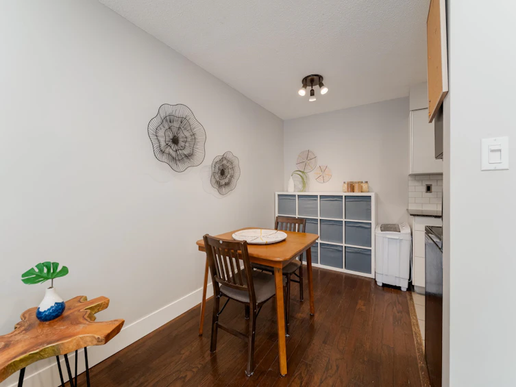 303-2450 Cornwall Avenue, Vancouver, BC, V6K 1B8 - 13