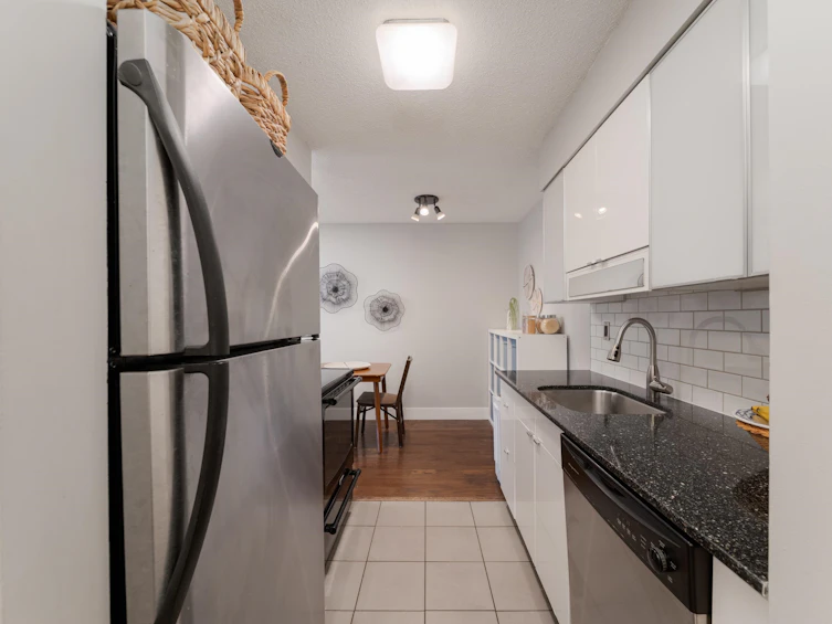 303-2450 Cornwall Avenue, Vancouver, BC, V6K 1B8 - 16