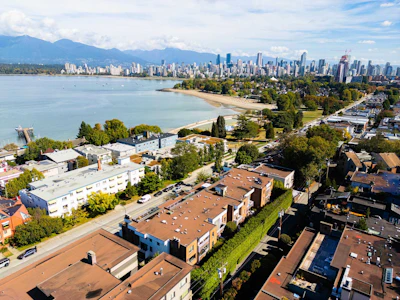 303-2450 Cornwall Avenue - 4