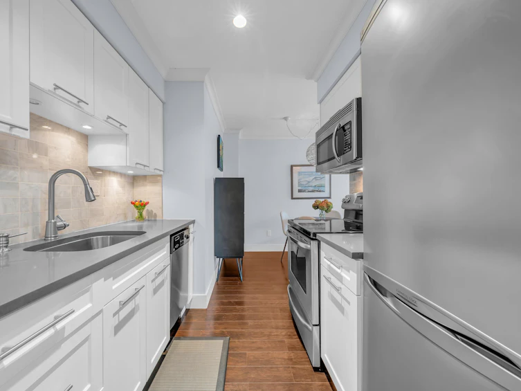 111-2040 Cornwall Avenue, Vancouver, BC, V6J 1E1 - 10