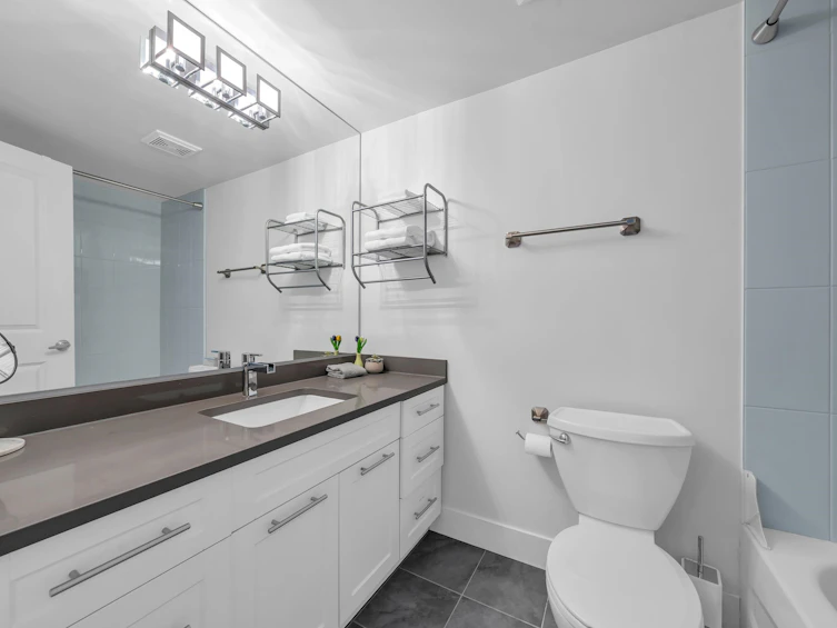 111-2040 Cornwall Avenue, Vancouver, BC, V6J 1E1 - 14