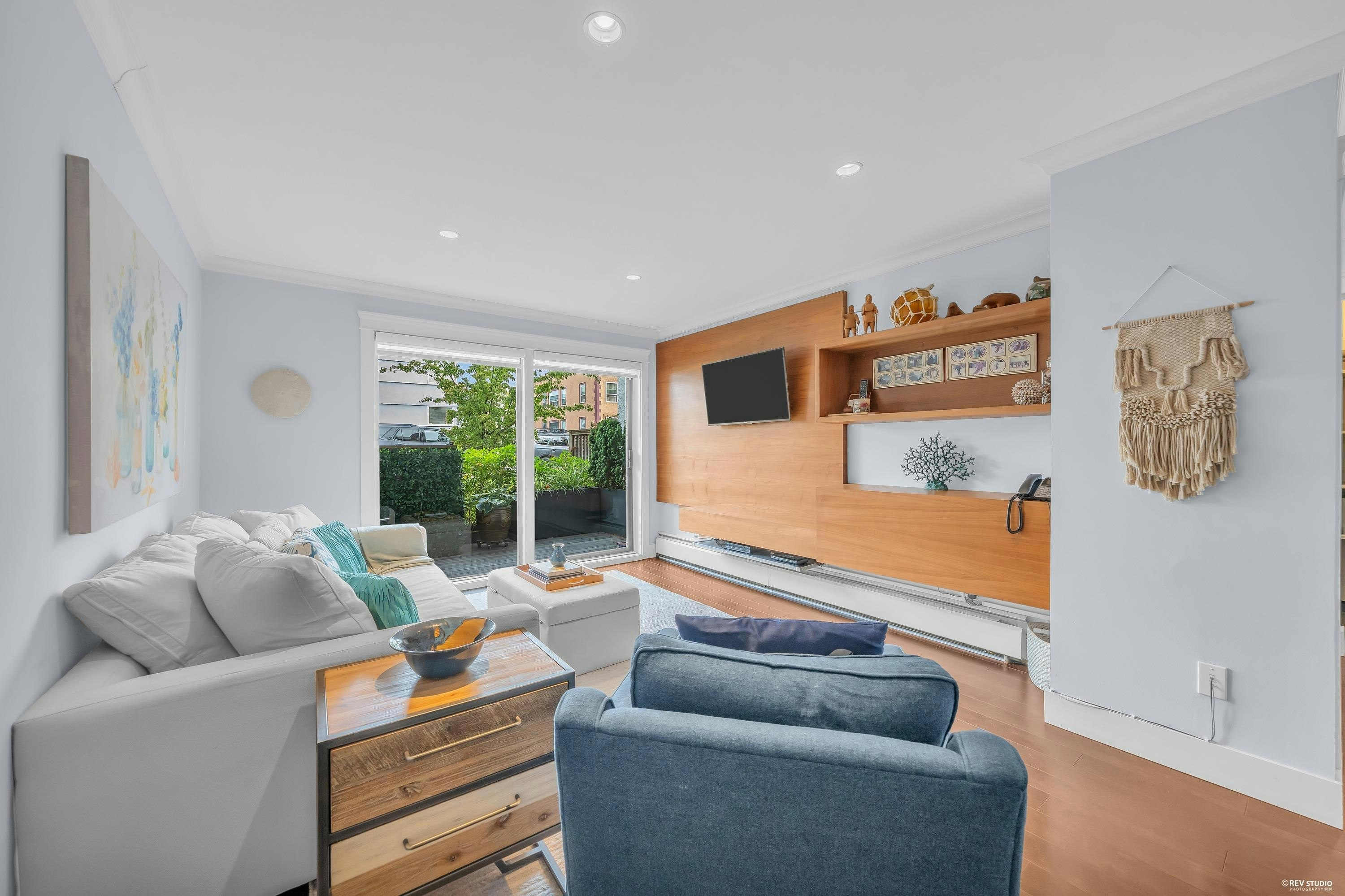 111-2040 Cornwall Avenue, Vancouver, BC, V6J 1E1