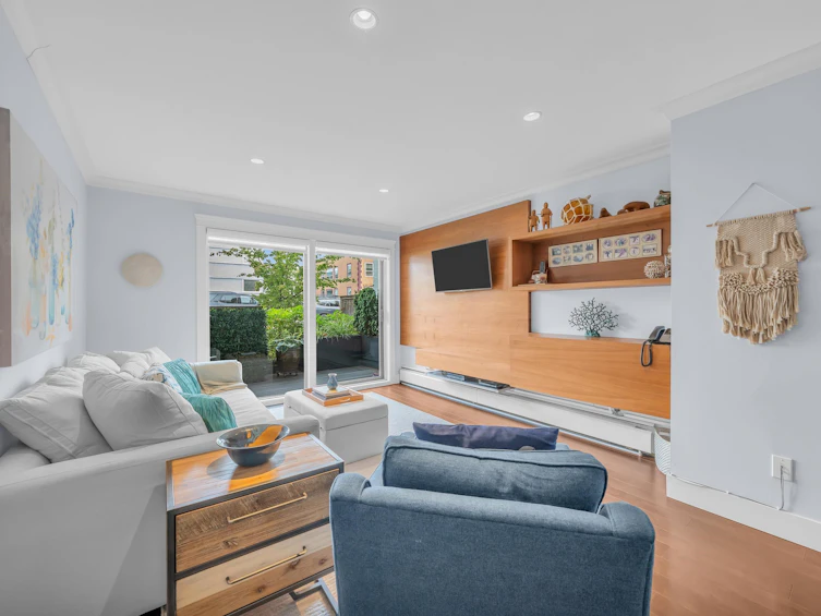 111-2040 Cornwall Avenue, Vancouver, BC, V6J 1E1
